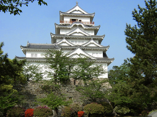 天守東面