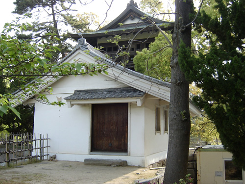 火打櫓から見た鐘櫓
