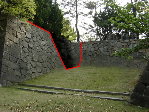 二の丸から見た馬出門虎口。