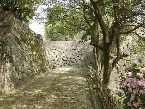 東坂口門跡
