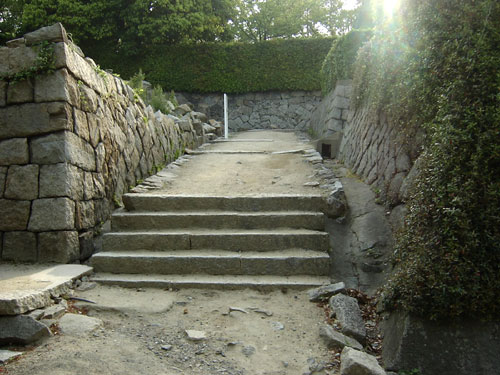西坂口門虎口跡。
