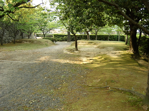 裏側から見た西帯曲輪門跡